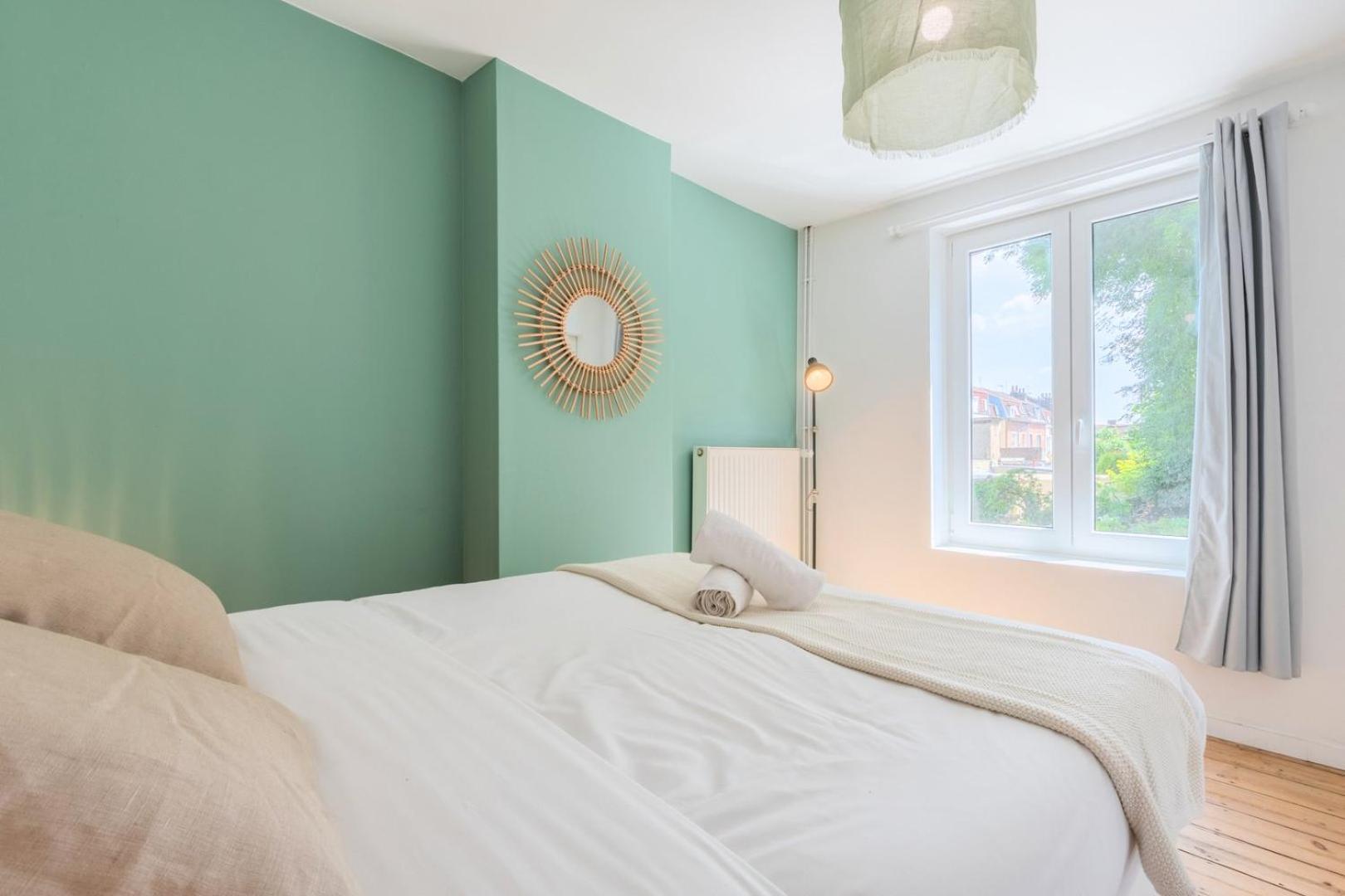 2 Bedroom House W/ Terrace, Near Train Stations & Metro リール エクステリア 写真